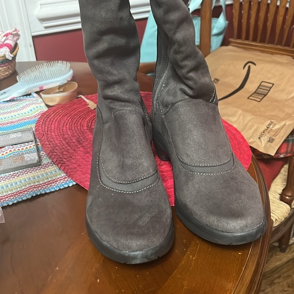 Bzees Wish List washable zip-up tall boot in Gray size 9 - Picture 6 of 6